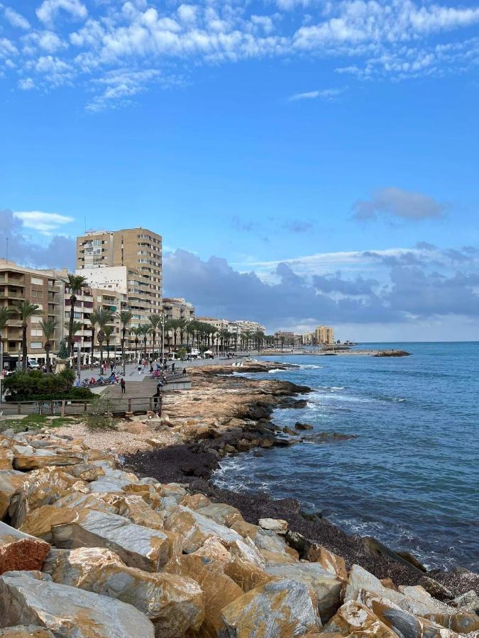 Uroczy Apartament Przy Playa De Los Locos Torrevieja Eksteriør bilde