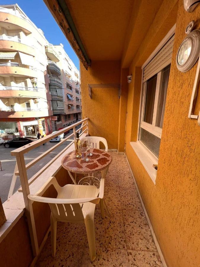 Uroczy Apartament Przy Playa De Los Locos Torrevieja Eksteriør bilde