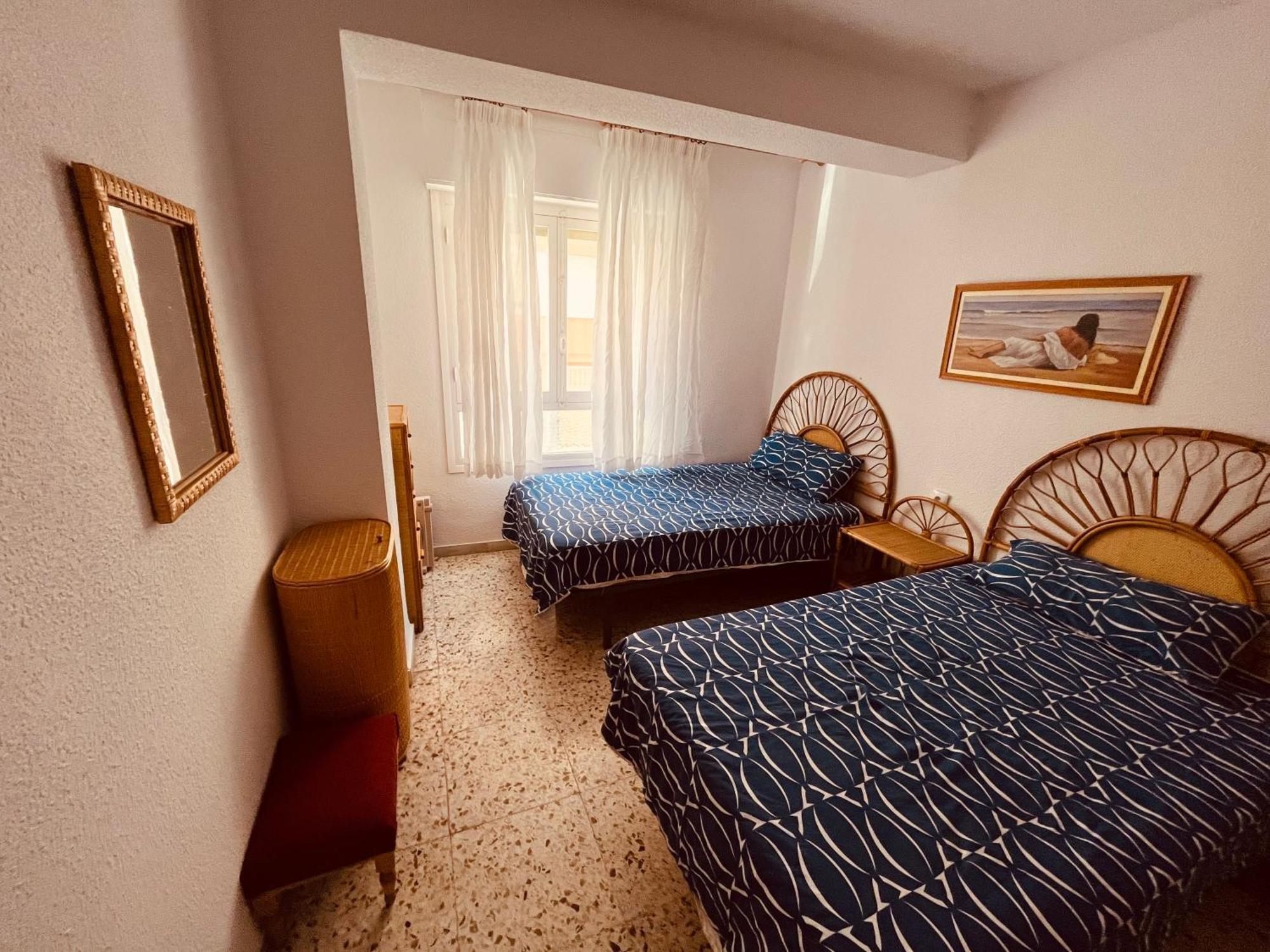 Uroczy Apartament Przy Playa De Los Locos Torrevieja Eksteriør bilde